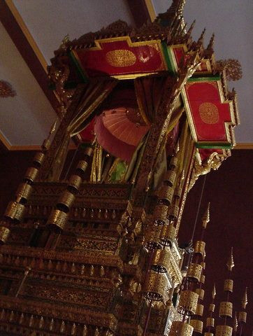 シルバーパゴダのエメラルド仏
タグ: 2003 プノンペン 王宮