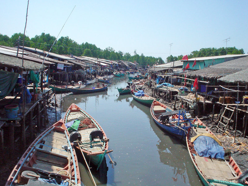 漁村
タグ: 2004 ココン州 水上