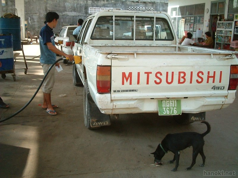 給油
バッタンバンPTCカー
タグ: 2005 バッタンバン州 自動車 ピックアップ