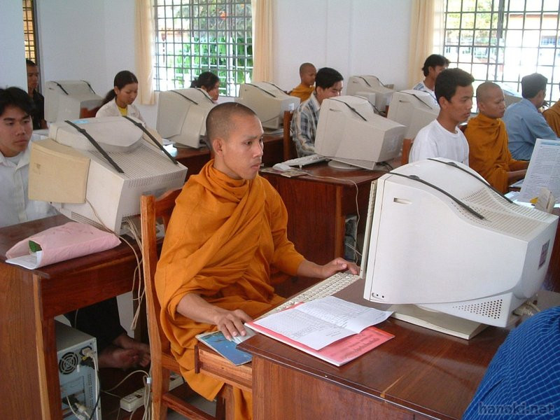 PTC コンピュータクラス 
タグ: 2006 バッタンバン州