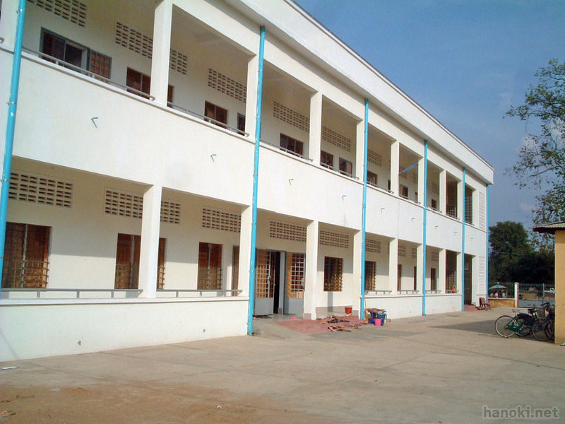 PTC 新校舎
タグ: 2006 バッタンバン州