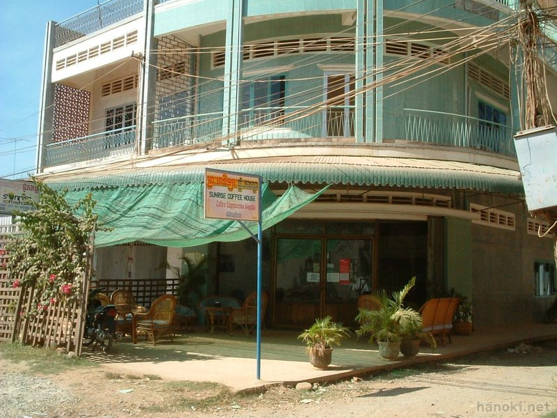 サンライズカフェ
タグ: 2005 バッタンバン州 カフェ