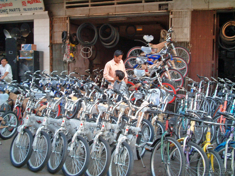 自転車屋
タグ: 2005 プノンペン 自転車