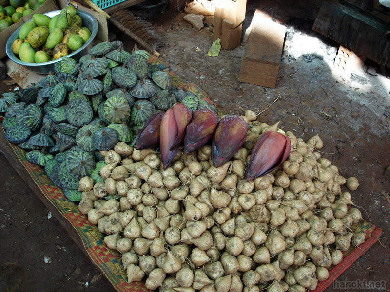 タグ: 2006 モンドルキリ州 食べ物 野菜 市場