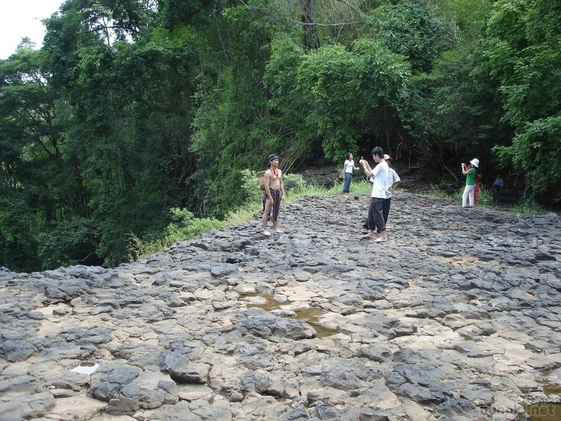タグ: 2006 モンドルキリ州 滝